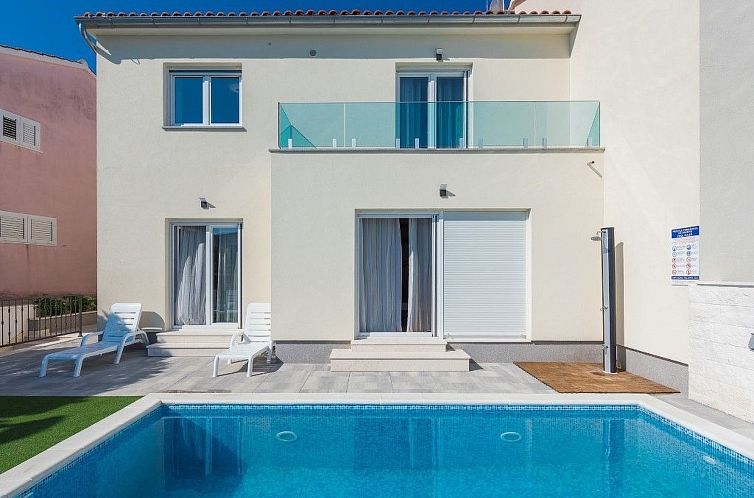 Vakantiehuis Villa Mandalina mit Pool und herrlichem Meerbli