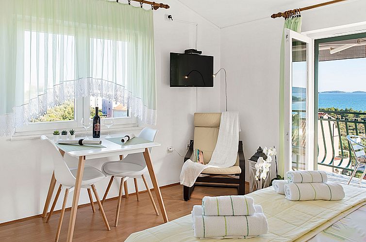 Guest house 1033438 - Apartment Dalmatia - Appartement Appartement mit Balkon