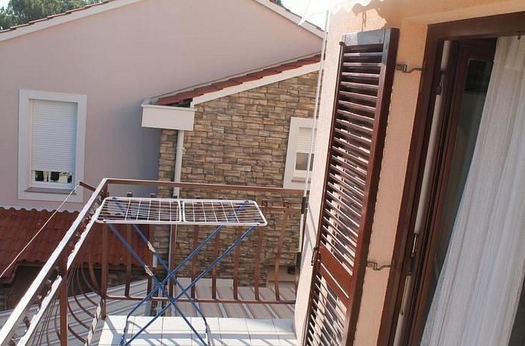 Appartement Wohnung Jadrija mit zwei Balkonen in Strandnähe