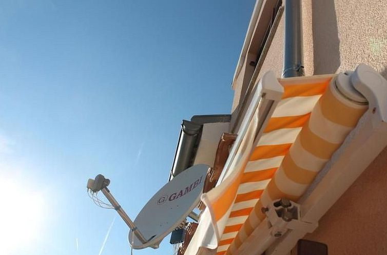 Appartement Wohnung Jadrija mit zwei Balkonen in Strandnähe