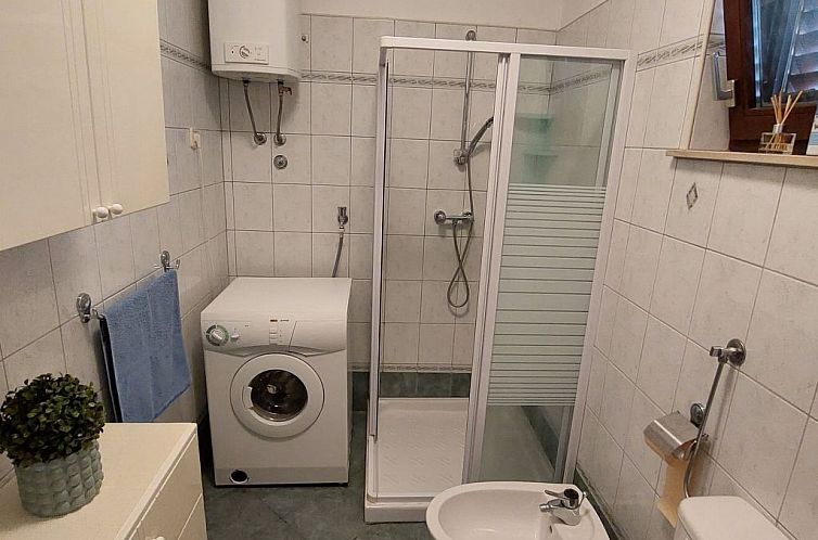 Appartement Wohnung Jadrija mit zwei Balkonen in Strandnähe