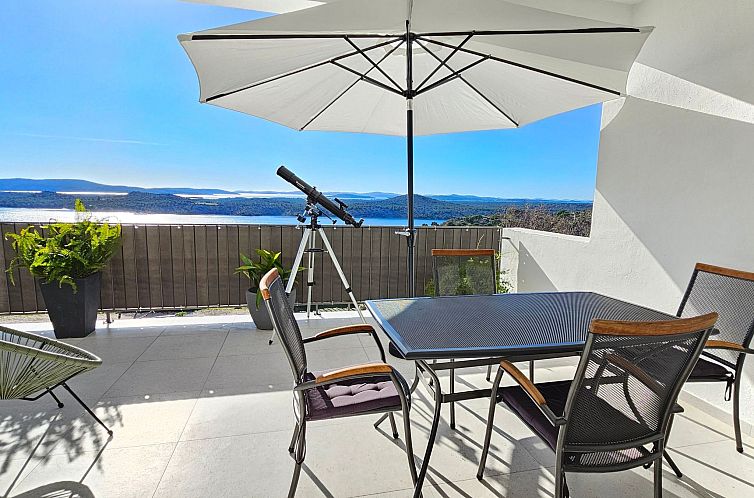 Guest house 1033448 - Apartment Dalmatia - Appartement für 3 Personen und 1 Kind in Sibenik, Dalmatien