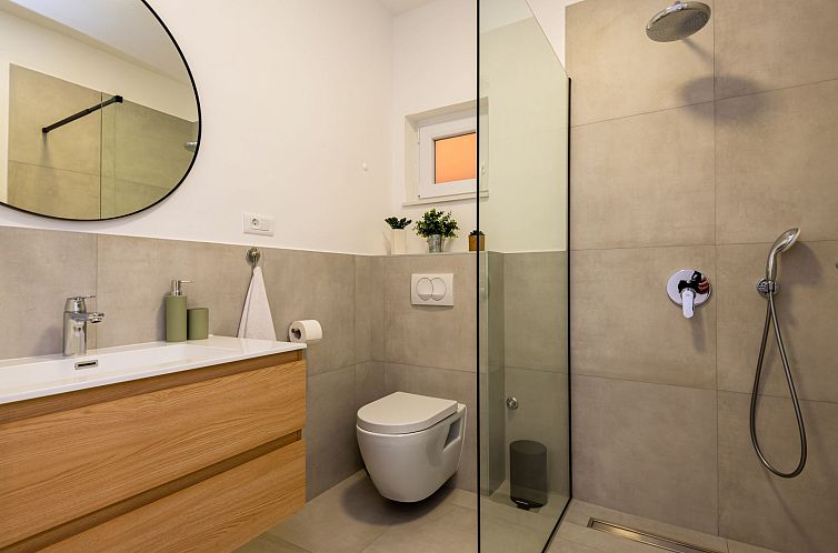 Appartement für 3 Personen und 1 Kind in Sibenik, Dalmatien