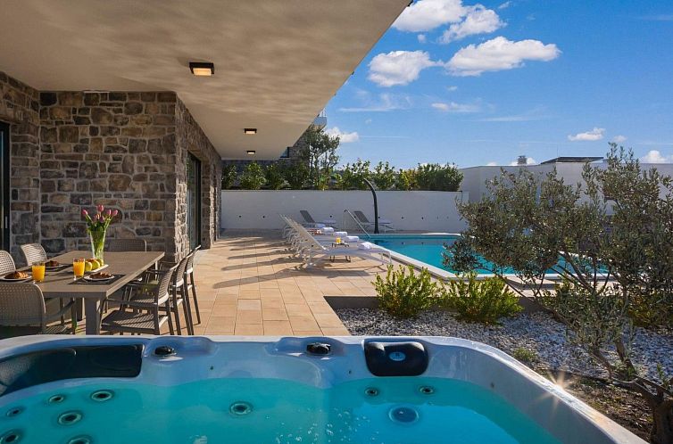 Unterkunft 1033531 - Ferienhaus Dalmatien - Vakantiehuis Villa Mattina für 10 Personen in Priosten