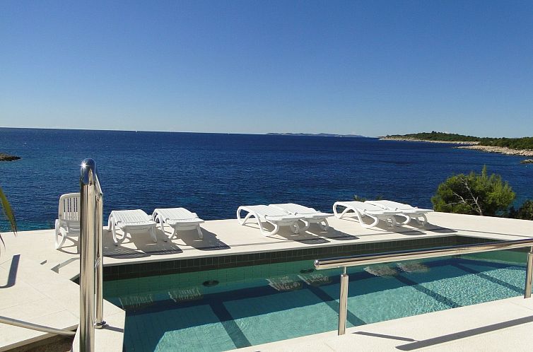 Guest house 1033546 - Apartment Dalmatia - Appartement Wohnung Villa Perla 1