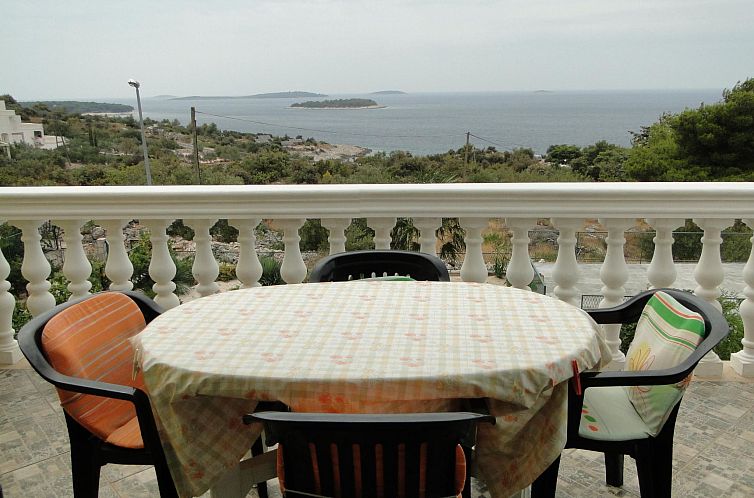Guest house 1033550 - Apartment Dalmatia - Appartement Rube 4 für 4 Personen