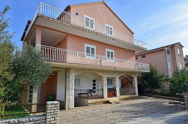 Guest house 1033609 - Apartment Dalmatia - Appartement Apartment Martina 3 4+1