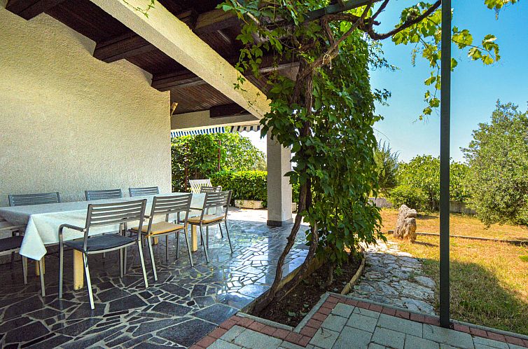 Vakantiehuis Karmela