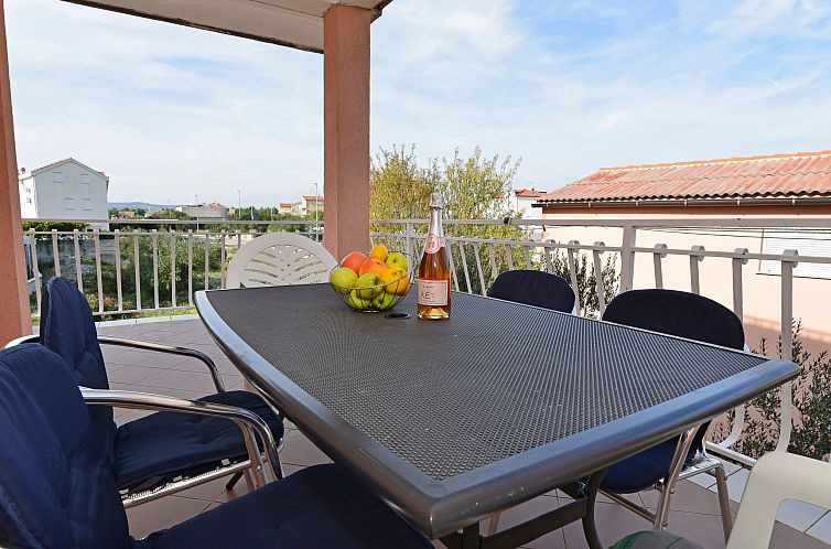 Unterkunft 1033624 - Appartement Dalmatien - Appartement Apartment Martina 1 4+1