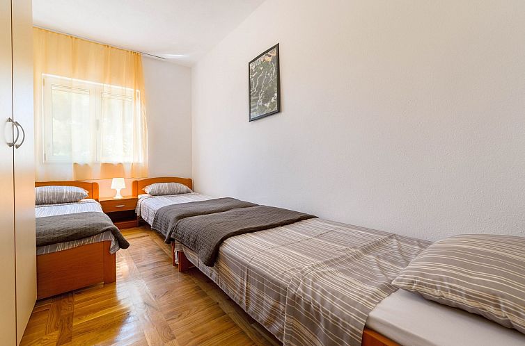 Appartement Apartments Marina 1 4+1