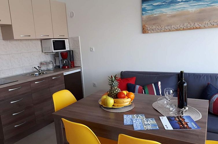 Guest house 1033629 - Apartment Dalmatia - Appartement Gemütliches Apartment mit Balkon