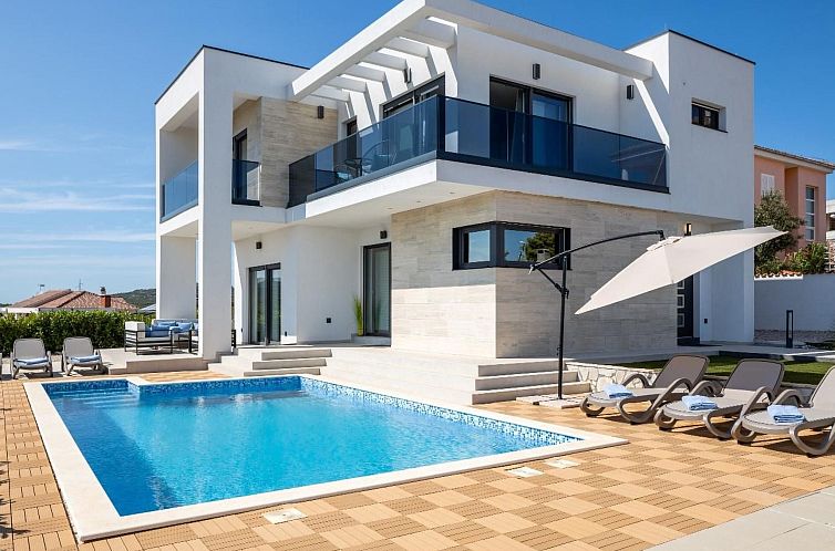 Vakantiehuis Haus in Vodice mit privatem Parkplatz