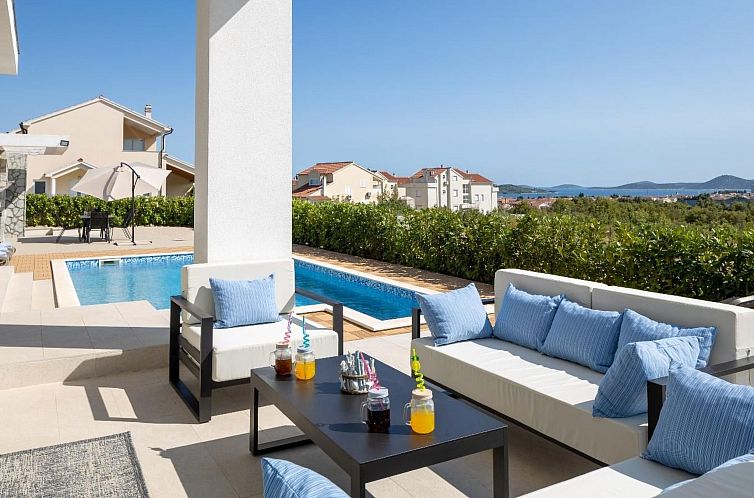 Vakantiehuis Haus in Vodice mit privatem Parkplatz