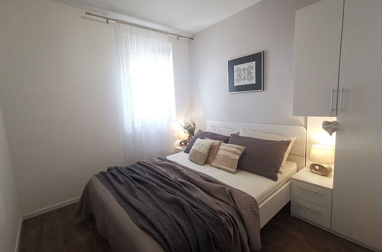 Appartement Moderne Ferienwohnung mit Pool