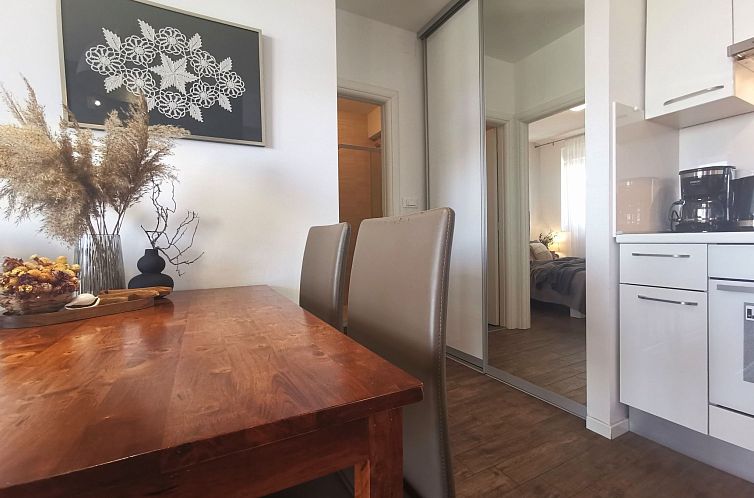 Appartement Moderne Ferienwohnung mit Pool