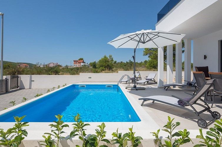 Vakantiehuis Charmante Villa Nadija in der Nähe des Strande