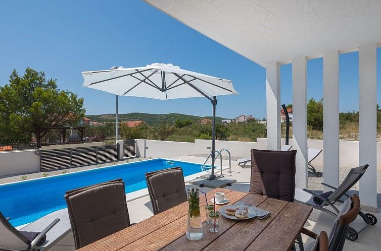 Vakantiehuis Charmante Villa Nadija in der Nähe des Strande