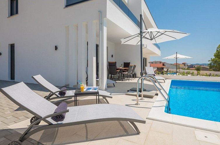 Vakantiehuis Charmante Villa Nadija in der Nähe des Strande