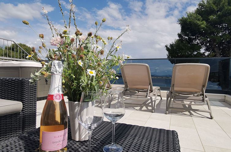 Appartement Luxuriöses Penthouse mit Meerblick und Sauna