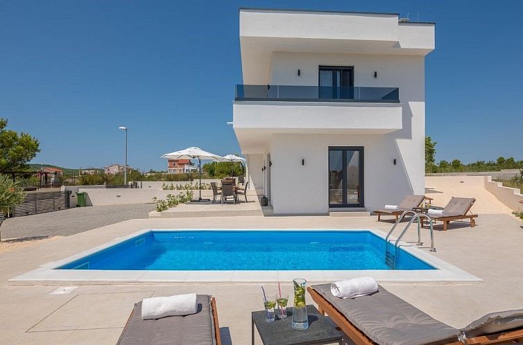 Vakantiehuis Schöne Villa Bettina in Vodice