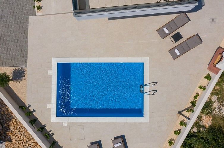 Vakantiehuis Schöne Villa Bettina in Vodice