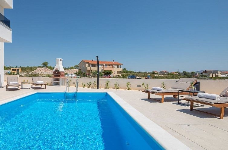 Vakantiehuis Schöne Villa Bettina in Vodice