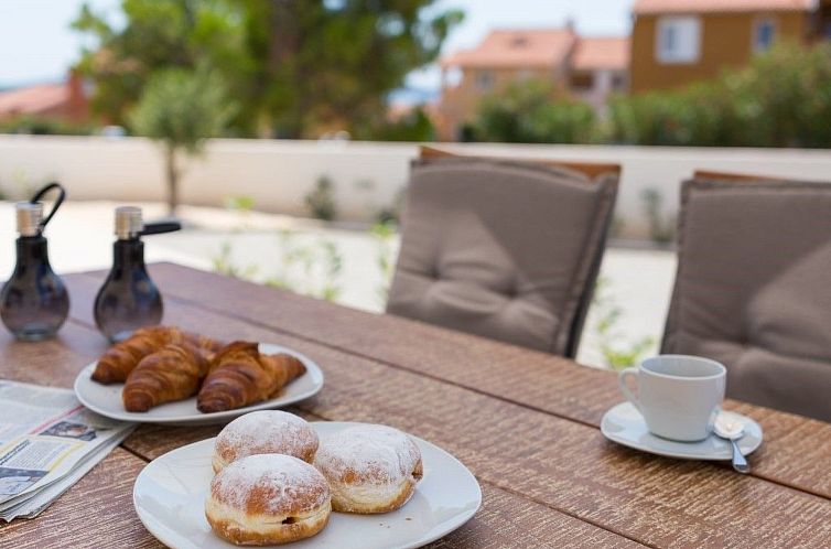Vakantiehuis Schöne Villa Bettina in Vodice
