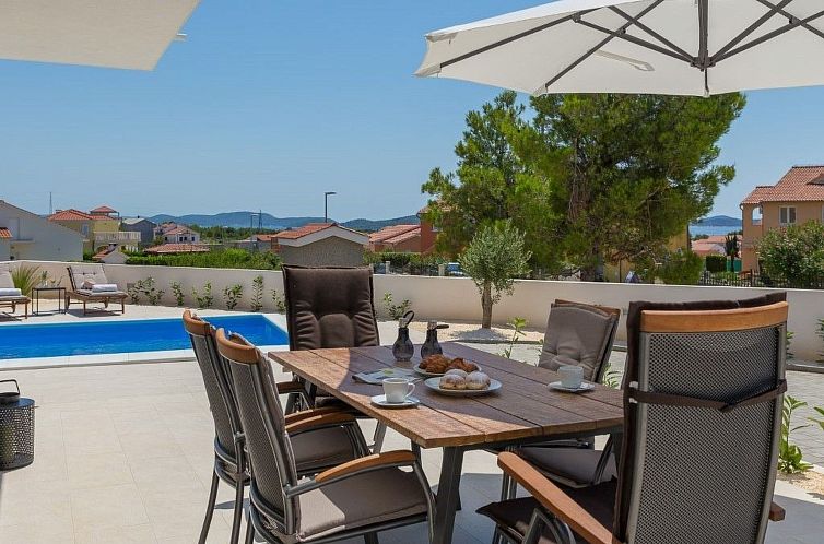 Vakantiehuis Schöne Villa Bettina in Vodice