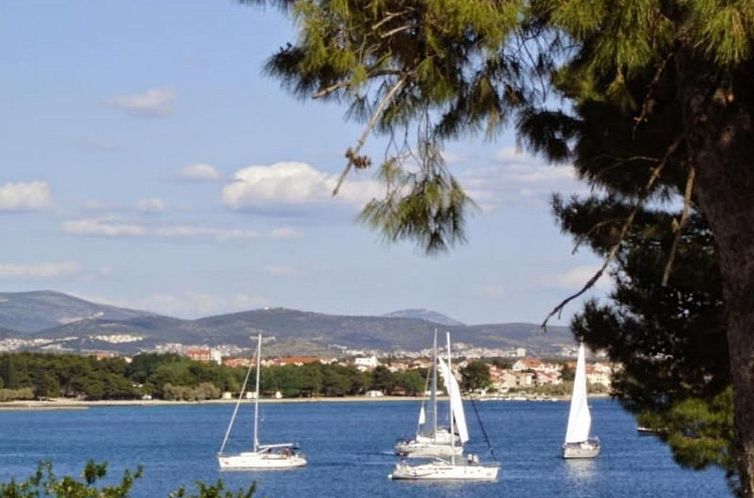 Appartement in Vodice mit Großer Terrasse