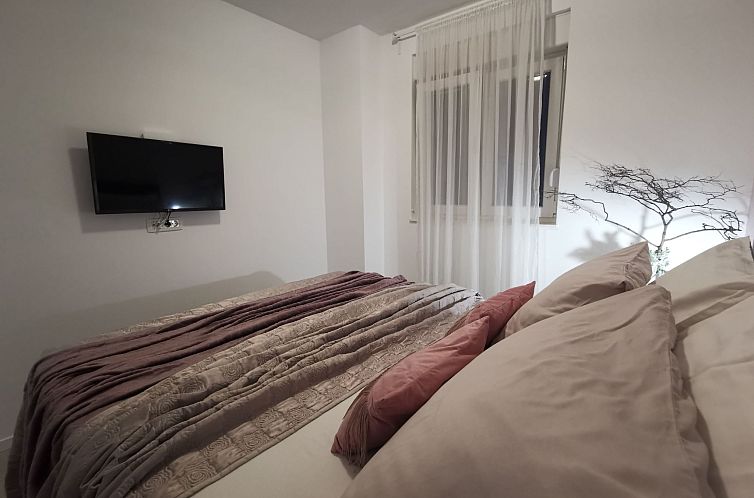 Appartement in Vodice mit Großer Terrasse