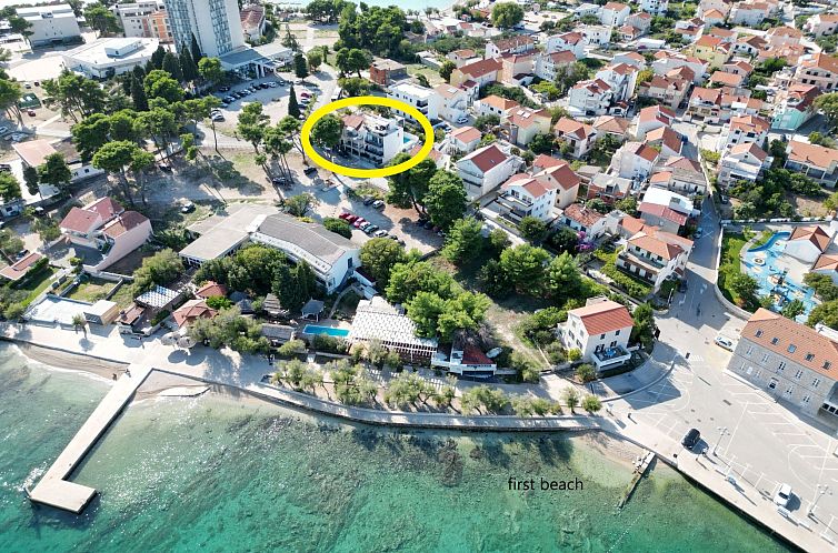 Appartement in Vodice mit Großer Terrasse