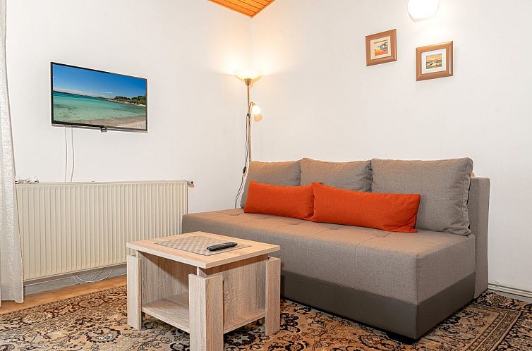 Appartement Große Ferienwohnung in Vodice mit Eigenem Balko