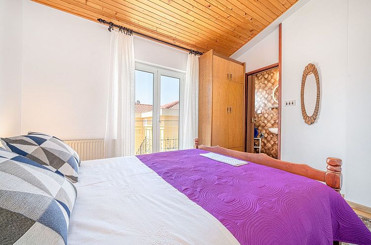 Appartement Große Ferienwohnung in Vodice mit Eigenem Balko