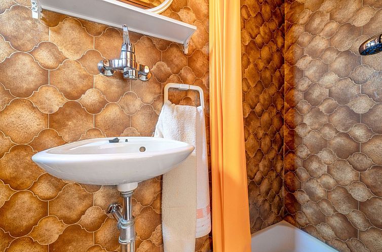 Appartement Große Ferienwohnung in Vodice mit Eigenem Balko