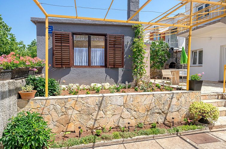 Appartement Große Ferienwohnung in Vodice mit Eigenem Balko
