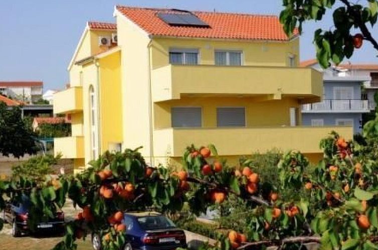Appartement Moderne Ferienwohnung in Vodice mit Grill