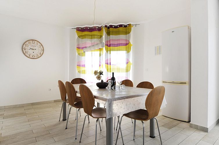 Appartement Moderne Ferienwohnung in Vodice mit Grill