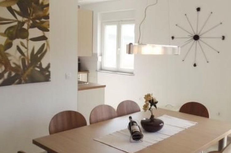 Appartement Moderne Ferienwohnung in Vodice mit Grill