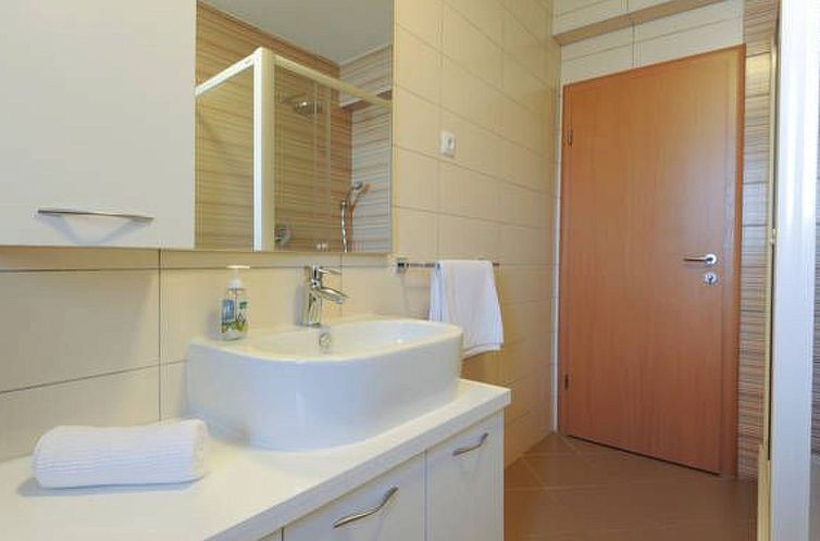 Appartement Moderne Ferienwohnung in Vodice mit Grill