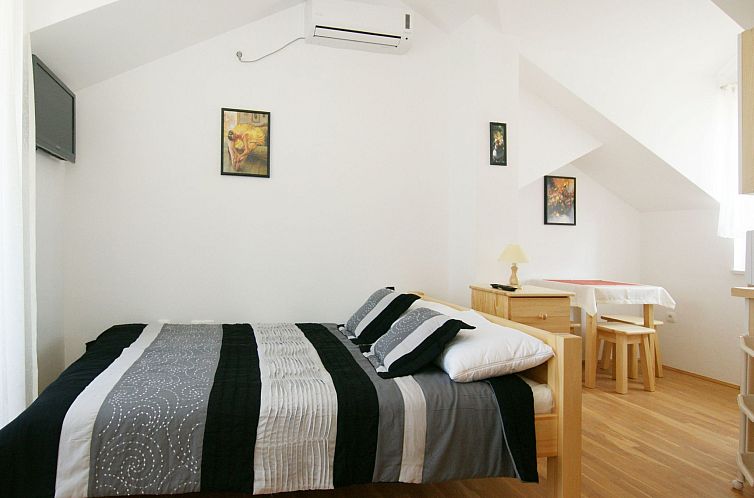 Guest house 10337106 - Apartment Dalmatia - Appartement Wohnung "Trio 13"