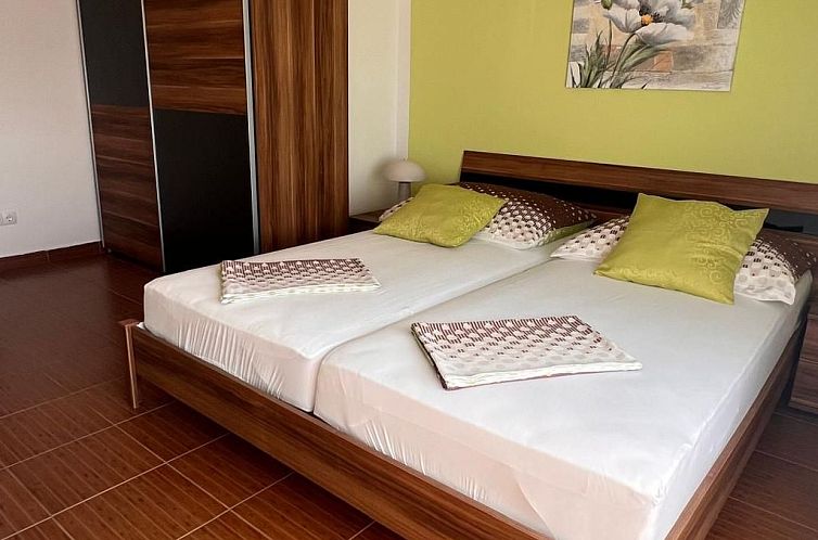 Unterkunft 10337114 - Appartement Dalmatien - Appartement Wohnung "Ivić 2" mit Terrasse