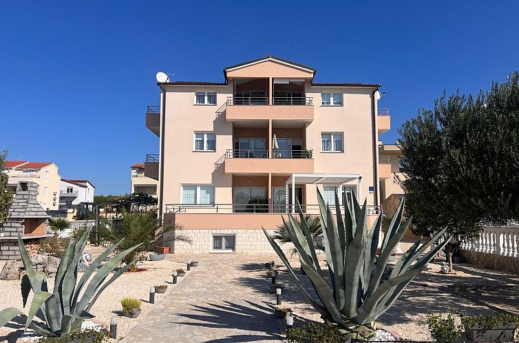 Appartement Wohnung "Ivić 4"