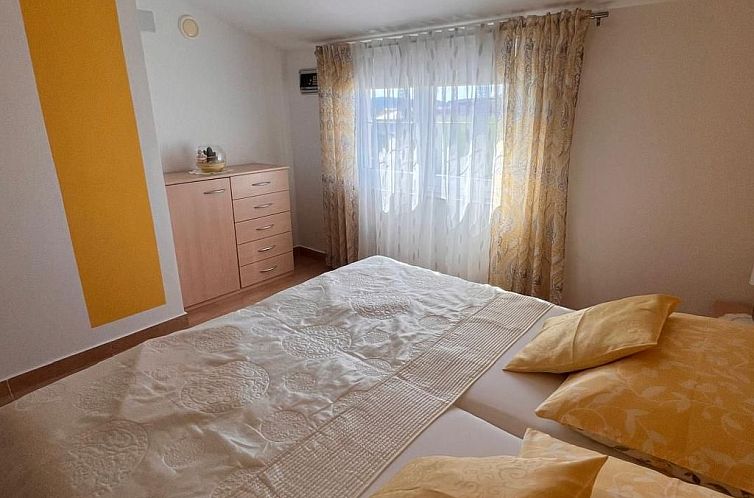 Appartement Wohnung "Ivić 4"