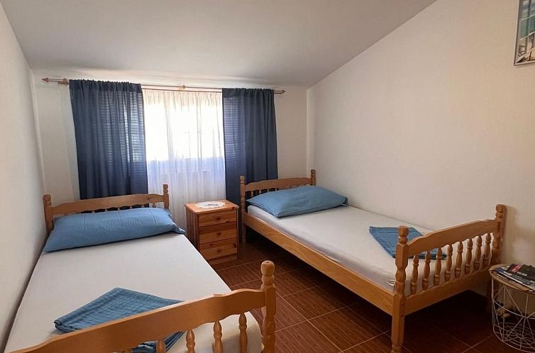 Appartement Wohnung "Ivić 4"