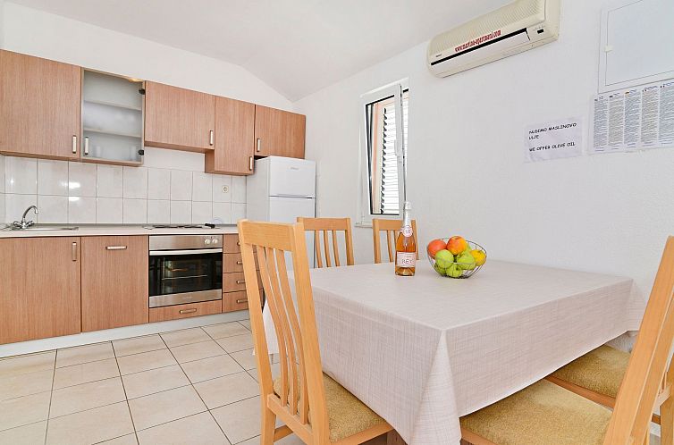 Unterkunft 10337119 - Appartement Dalmatien - Appartement "Martina S 3"