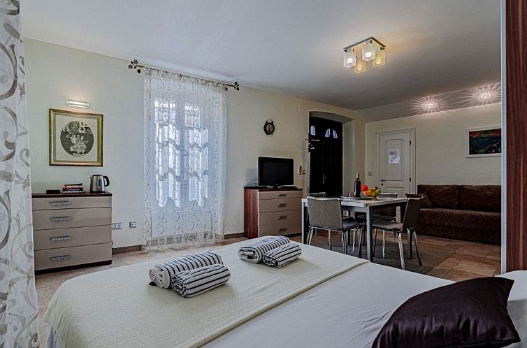 Appartement Stadtzentrum Pelavin Mir