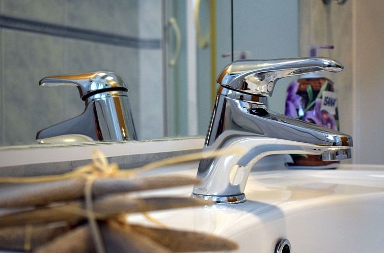 Vakantiehuis Modernes Ferienhaus in Dobropoljana mit Terrass