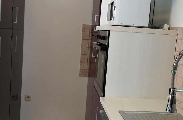 Vakantiehuis Modernes Ferienhaus in Dobropoljana mit Terrass