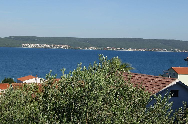Appartement für vier Personen mit Balkon im ersten Obergesc