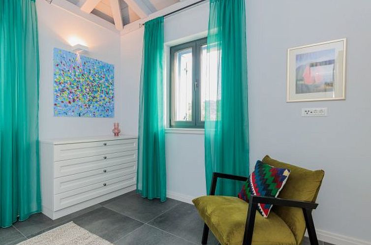 Vakantiehuis Seafront Villa Adriatica with pool